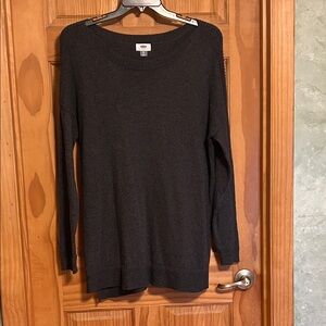 Women’s Old Navy Sweater Size XL 32” Length Graphite Heather Gray Like New